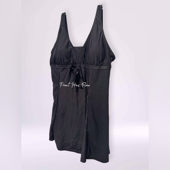 NWT Women’s Plus Size One Piece Swimsuit With Built In Shorts Black Size 26W-28W - Picture 6 of 8